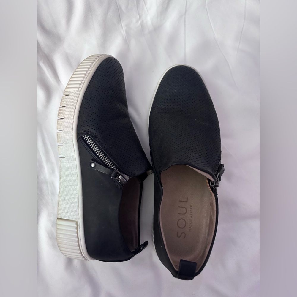 SOUL Naturalizer Womens Turner Slip On Fashion Sneakers - black 7 1/2 wide